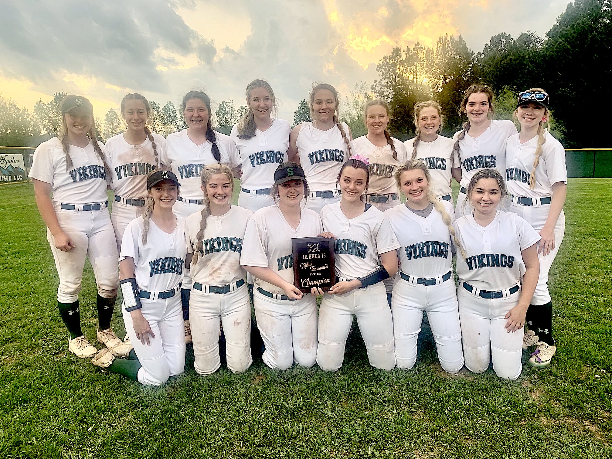 VIKINGS WIN CLASS 1A AREA 15 TOURNEY